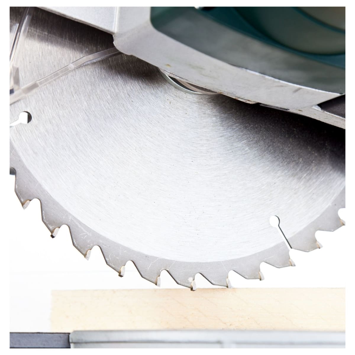 Sierra ingleteadora telescópica 1800w 10