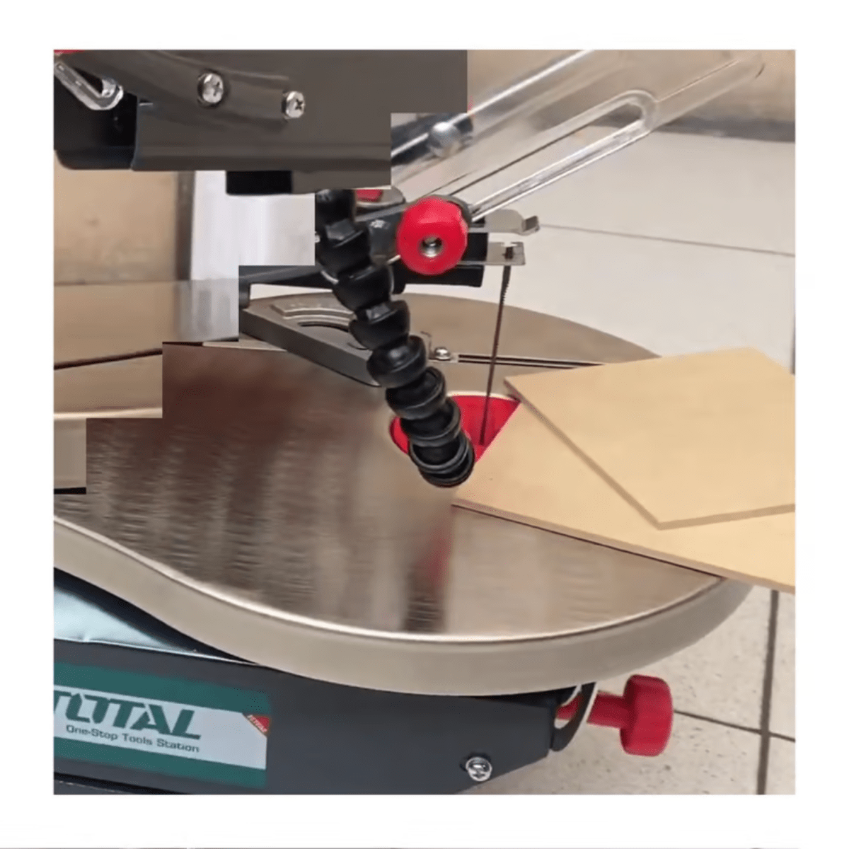 Sierra caladora de mesa 85w Total3