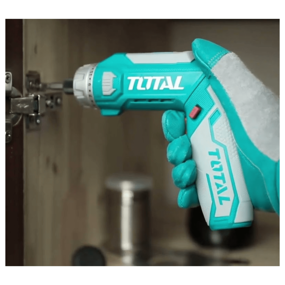 Destornillador 8v + maletin y accesorios Total9