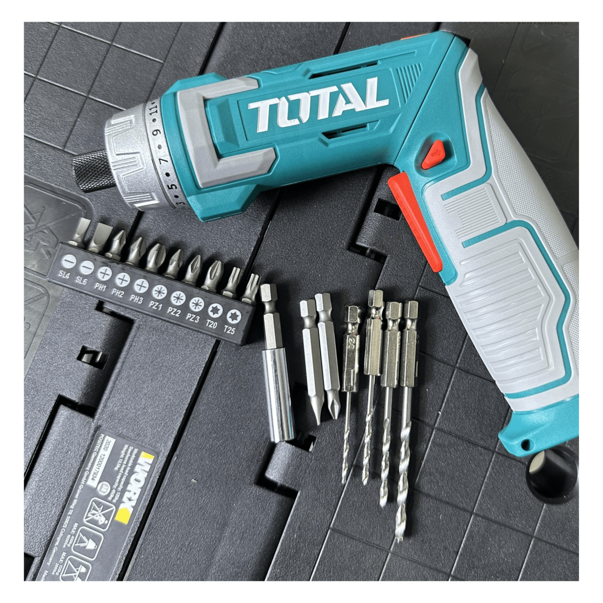 Destornillador 8v + maletin y accesorios Total10