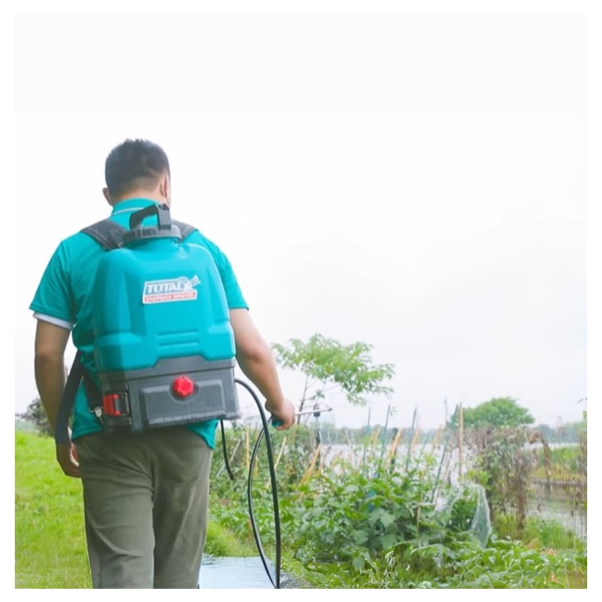 Mochila fumigadora inalámbrica 16 litros Total3