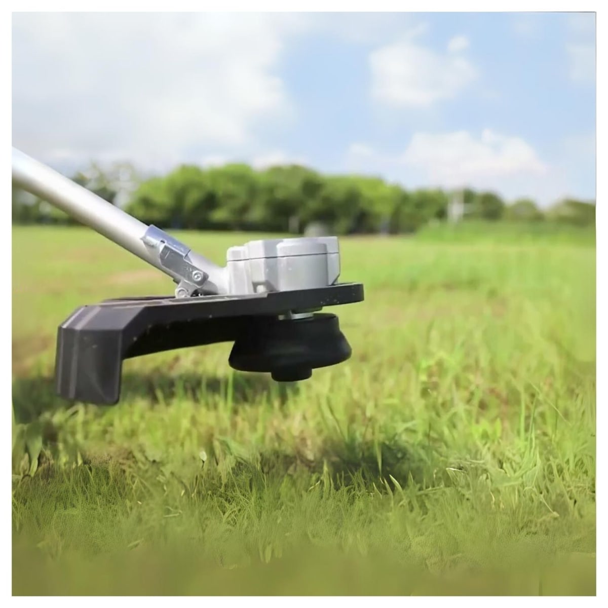 Guadaña inalámbrica + 2 baterías 4ah y cargador Total7