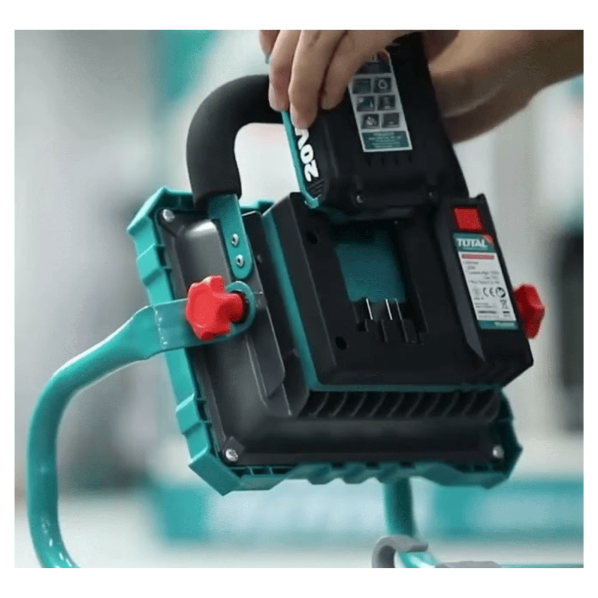 Lampara reflector 20v 20w incluye bateria 2Ah y cargador Total4