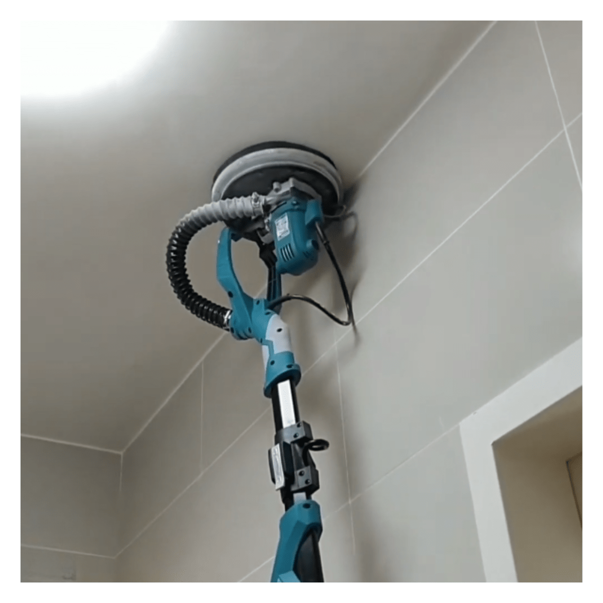 Lijadora de Pared y Techo Telescopica 1050w + Pistola de Pintar 550w Aluminio Total8