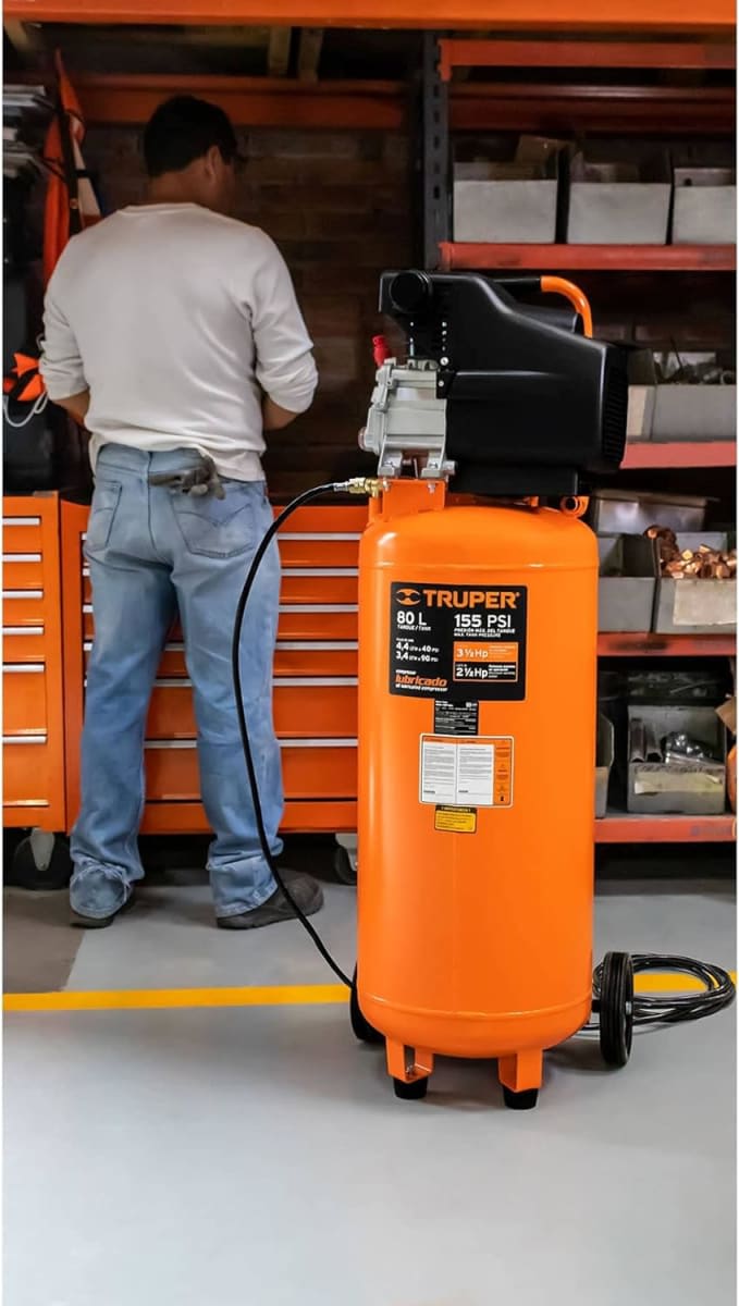 Hidrolavadora a Gasolina Truper + Compresora 80 litros Truper + Aspiradora 30L Total10