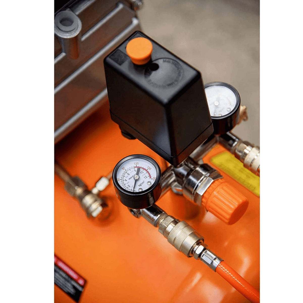 Hidrolavadora a Gasolina Truper + Compresora 50 litros Truper + Aspiradora 30L Total9