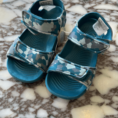 Chalas Adidas 24 25054201