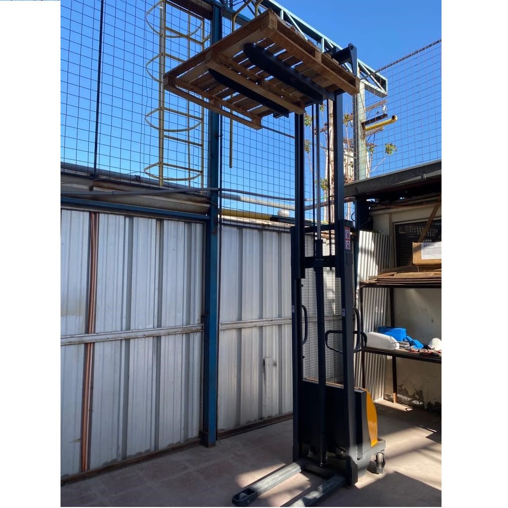 Apilador Semi Eléctrico KSN-API-1500E 3,5 Metros 1.500 Kg2