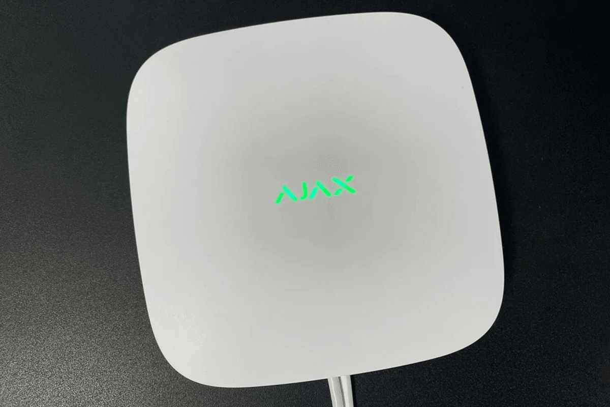 CENTRAL DE ALARMA INALAMBRICA AJAX HUB 2 PLUS JEWELLER IP/WI-FI/4G5