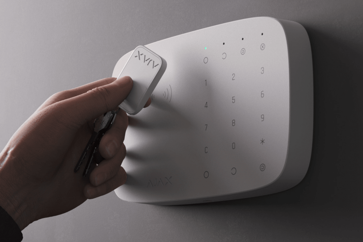 TECLADO INALAMBRICO C/SIRENA SOPORTA TAG KEYPAD COMBI AJAX SYSTEMS3