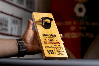 Destapador Rojinegro Pared1