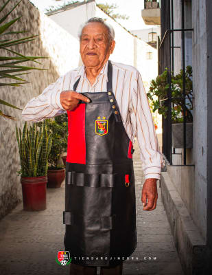 MANDIL PARRILLERO ROJINEGRO