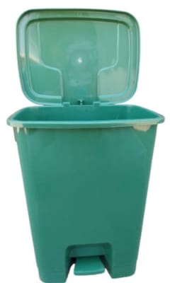 BASURERO PLASTICO 20 LTS CON PEDAL