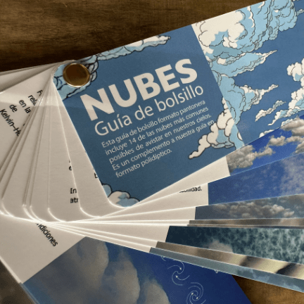 Pantonera de bolsillo Nubes2