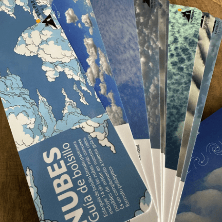 Pantonera de bolsillo Nubes5