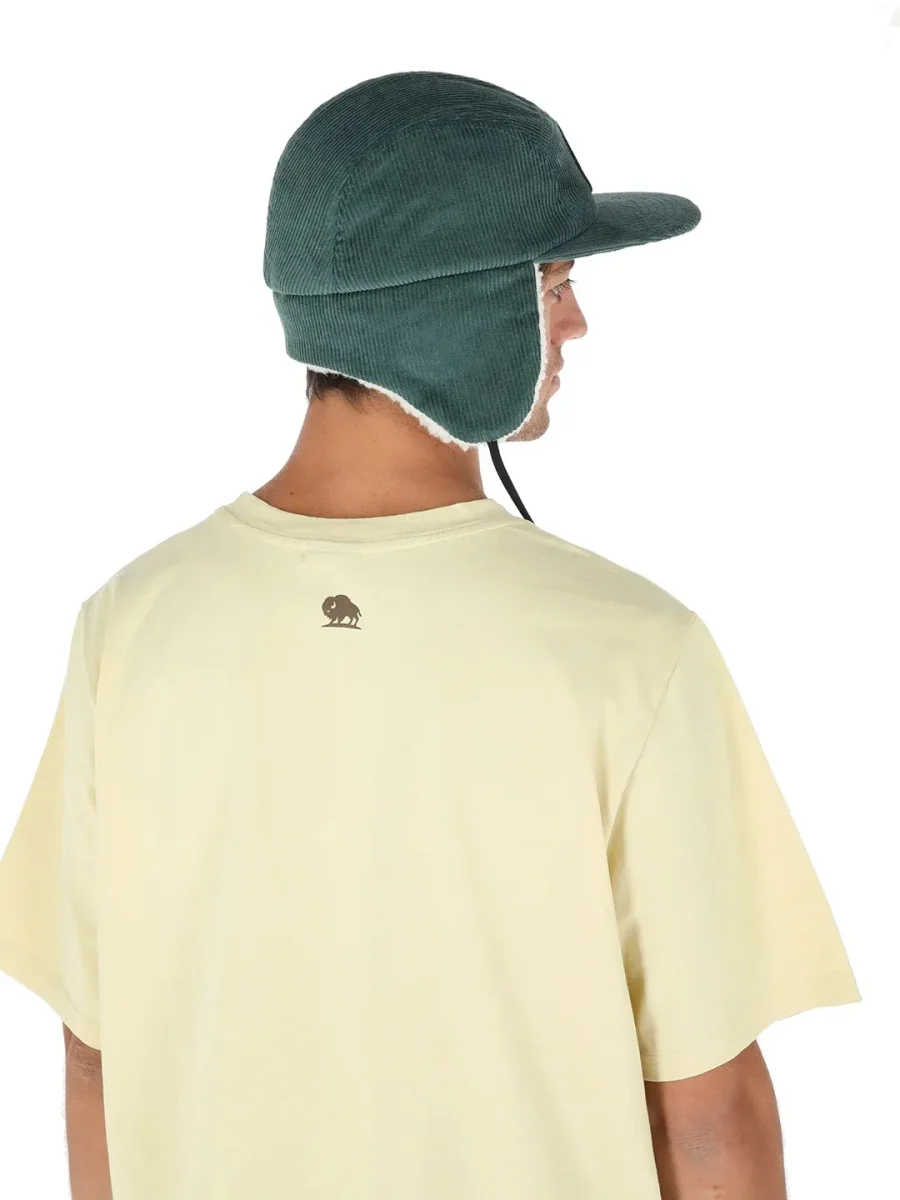 JOCKEY GNOMO CON OREJERAS Y COTELE1