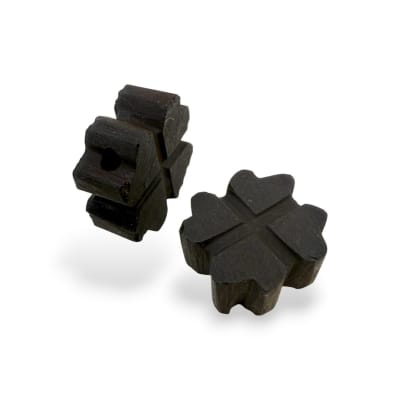 Dije pasador azabache trébol 10 a 12 mm / unidad