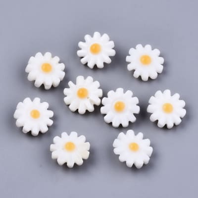 Dije pasador flor margarita 10 mm nacar / unidad