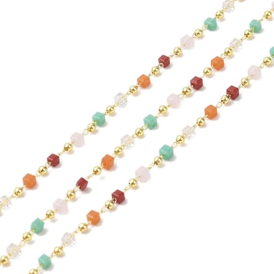 Cadena con cristales cubo y balines baño de oro / metro