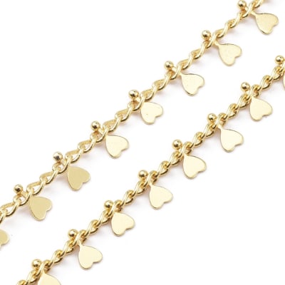Cadena mini corazones colgantes baño de oro platino / metro