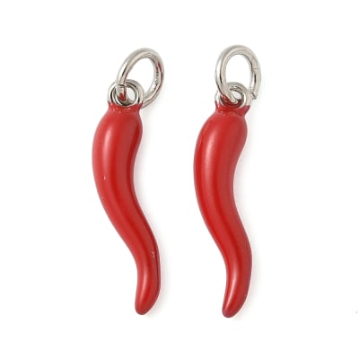 Dije esmaltado ají rojo 18 mm baño platino / unidad