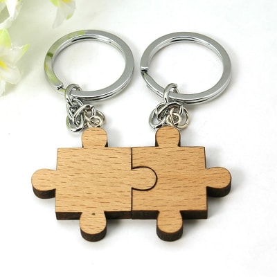 Llavero recuerdo souvenir rompecabeza parejas madera / set