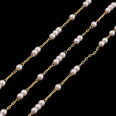 Cadena con perlas naturales baño de oro / metro