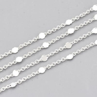 Cadena eslabón redondo plano 5x2 mm baño de plata / metro
