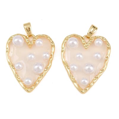 Dije colgante corazón resina perlas 25 mm baño de oro / unidad