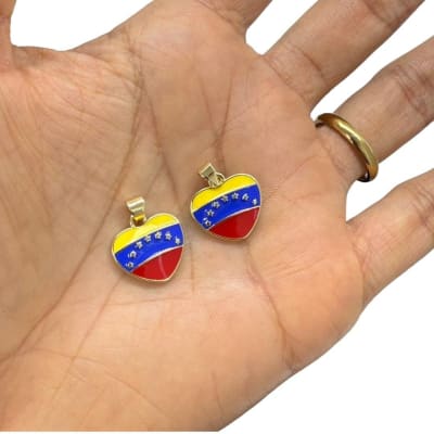 Dije colgante corazón bandera venezuela 15x14 mm baño oro / unidad
