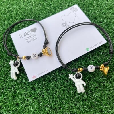Regalos San Valentin pulseras pareja astronauta imantadas / set