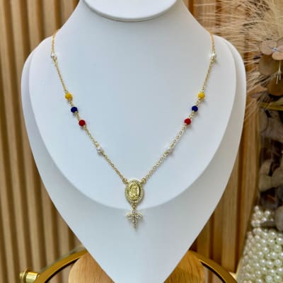 Collar tricolor venezuela con virgen y cruz vte / unidad