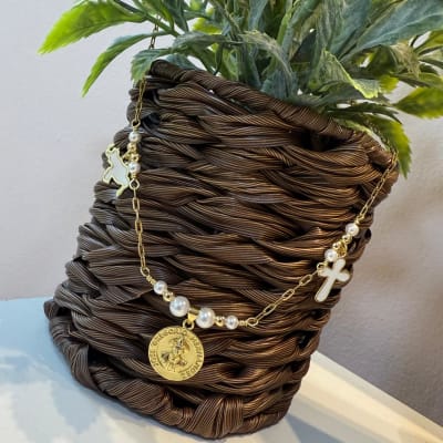 Collar religioso Dr. Jose Gregorio Hernandez cruz baño oro / unidad