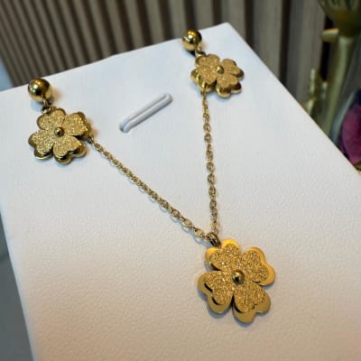 Collar y aros aretes trébol conjunto acero / set