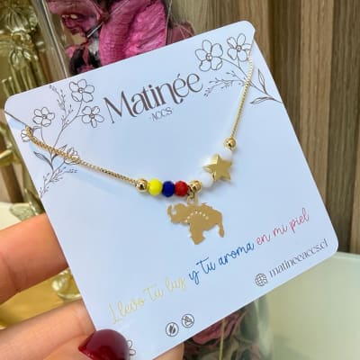 Collar cadena con mapa de Venezuela tricolor baño de oro / unidad
