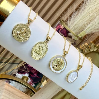 Collar San José Gregorio Hernández baño de oro / unidad