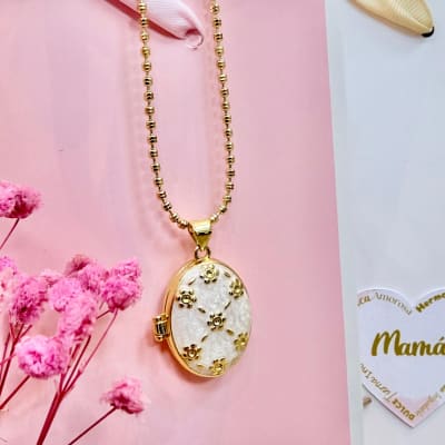 Collar con relicario ovalado esmaltado dos fotos personalizado dorado / unidad