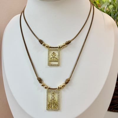 Collar ajustable con escapulario / unidad