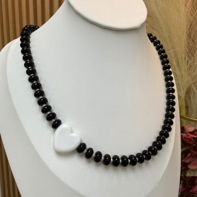 Collar cuentas de acrílico plana con perla y corazón murano / unidad