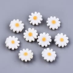 Dije pasador flor margarita 10 mm nacar / unidad 0