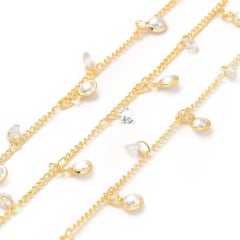 Cadena con círculo colgante y perlas sintéticas baño de oro / metro 0