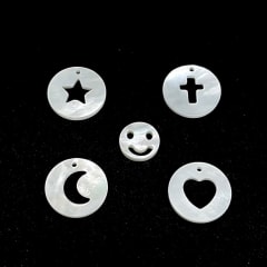 colgante círculo estrella cruz luna corazón carita nacar / unidad 0