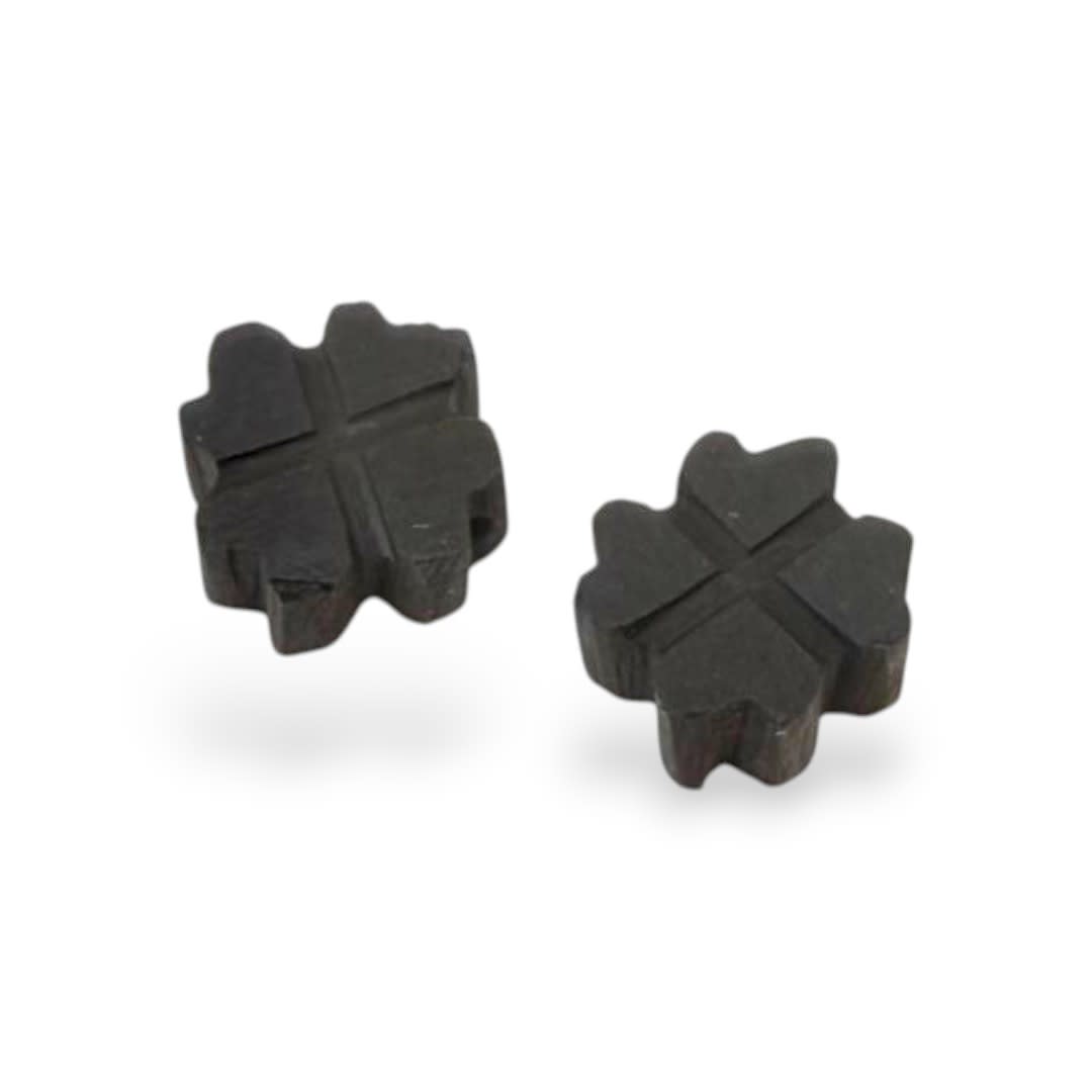 Dije pasador azabache trébol 10 a 12 mm / unidad3