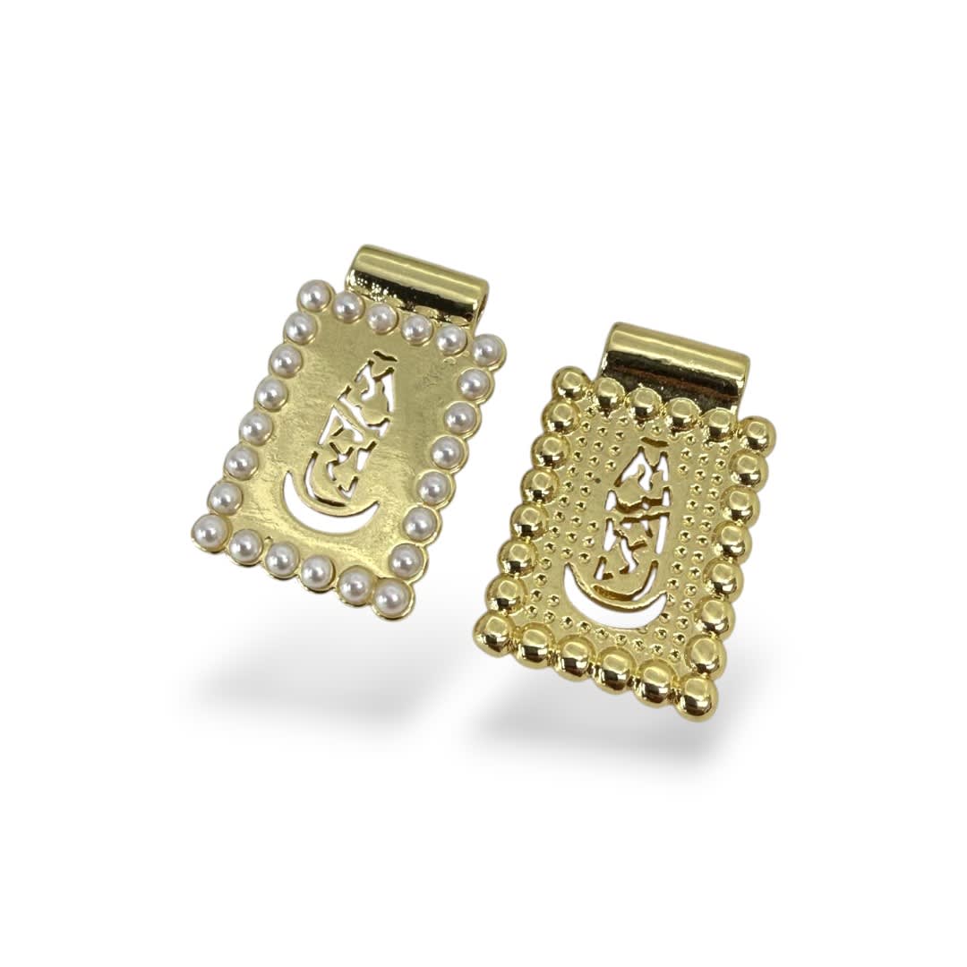 Dije pasador escapulario virgen Chiquinquirá perla 22x15 mm baño oro / unidad3