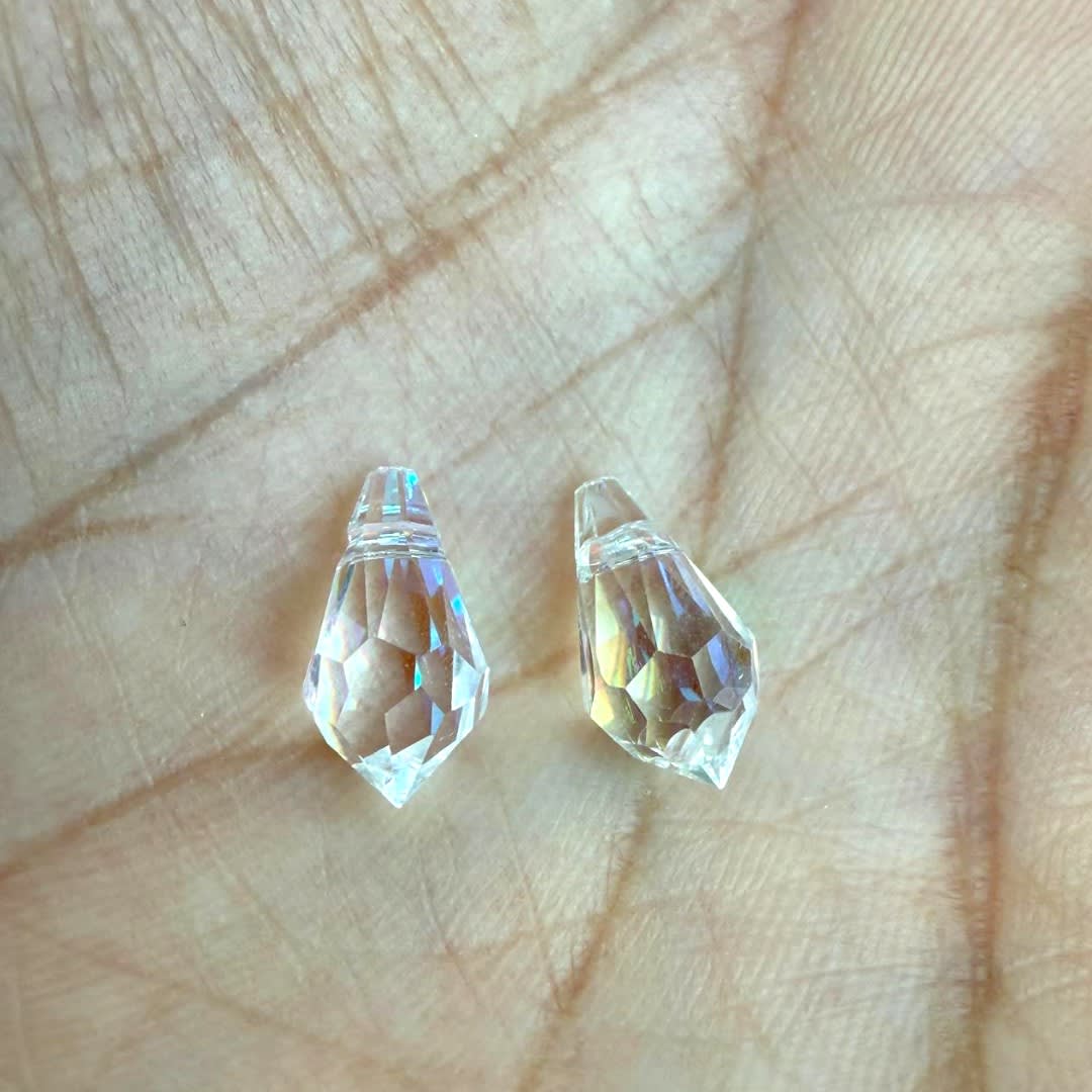 Pasador cristal chino tornasolado 11x5 mm gota / unidad4