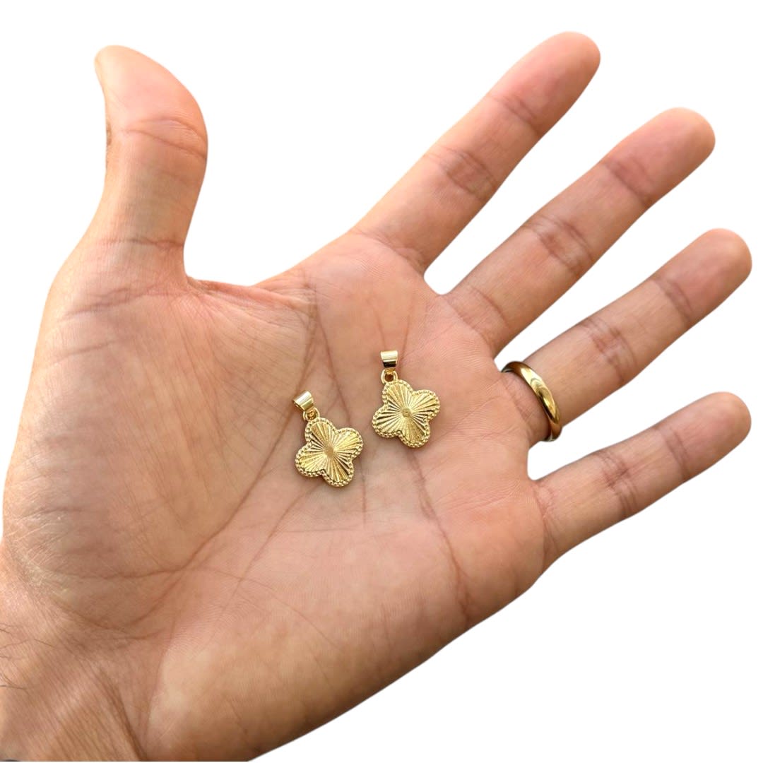 Dije colgante trébol dorado 15 mm baño de oro / unidad2