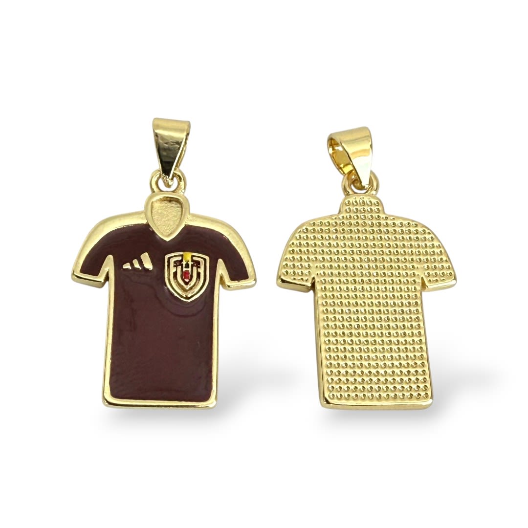 Dije colgante esmaltado camisa vinotinto Venezuela 20x18 mm baño de oro / unidad2