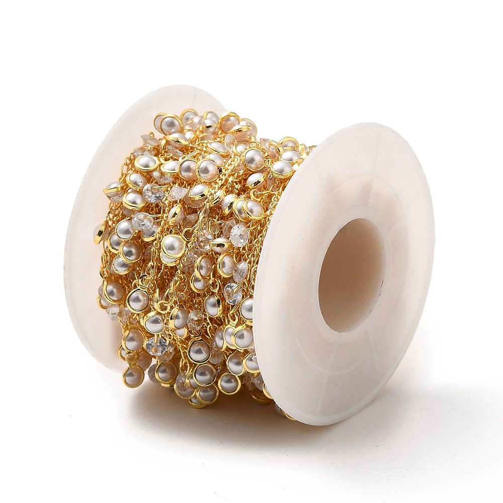 Cadena con círculo colgante y perlas sintéticas baño de oro / metro2