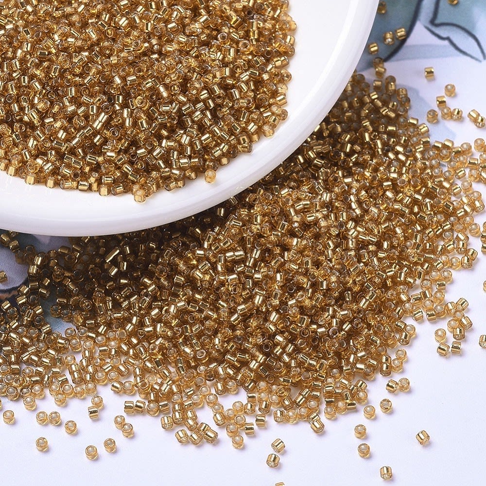 Cuentas Mostacilla Miyuki Delica 11/0 / gramo11