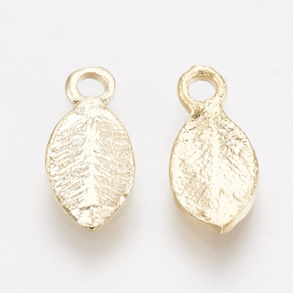 Dije colgante hoja chica 10.5 mm baño de oro / unidad2
